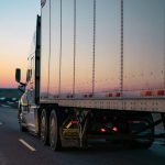 Dry Van Trucking Jobs — What Drivers Should Know Before Choosing a Carrier